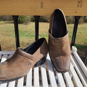 Born Brown Kinneys Leather Chunky Heel Shooties Clogs